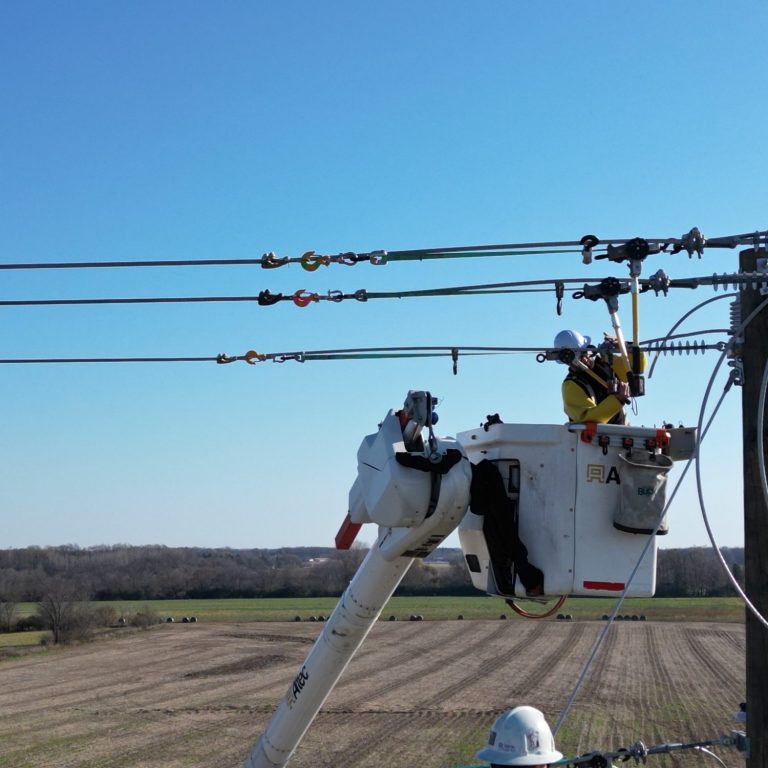 Lineman using bluemax dyno